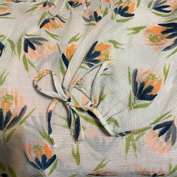 Lauren Conrad Floral Blouse - Picture 3 of 8